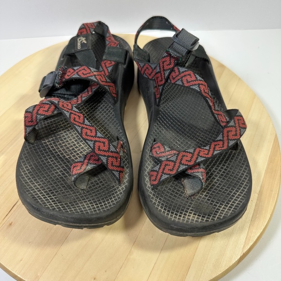 Chaco Z/2 Men\'s Hiking Sport Sandals Toe Loop Size 10 Gray Red Swirl main image 4